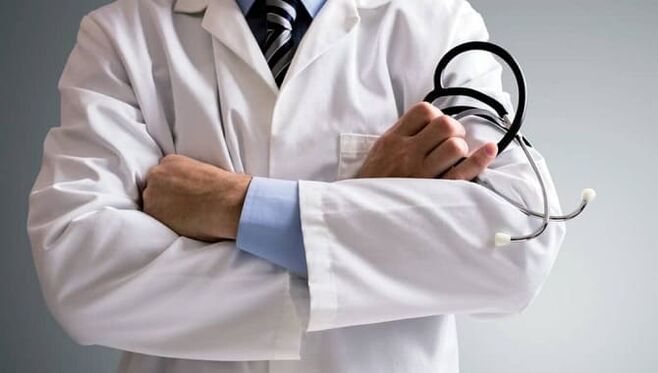 A massagem terapêutica do médico